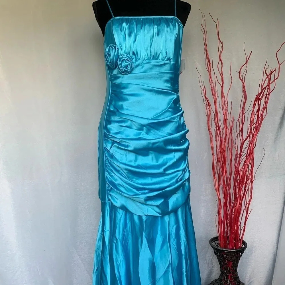 Let’s Fashion Mermaid Gown NWT